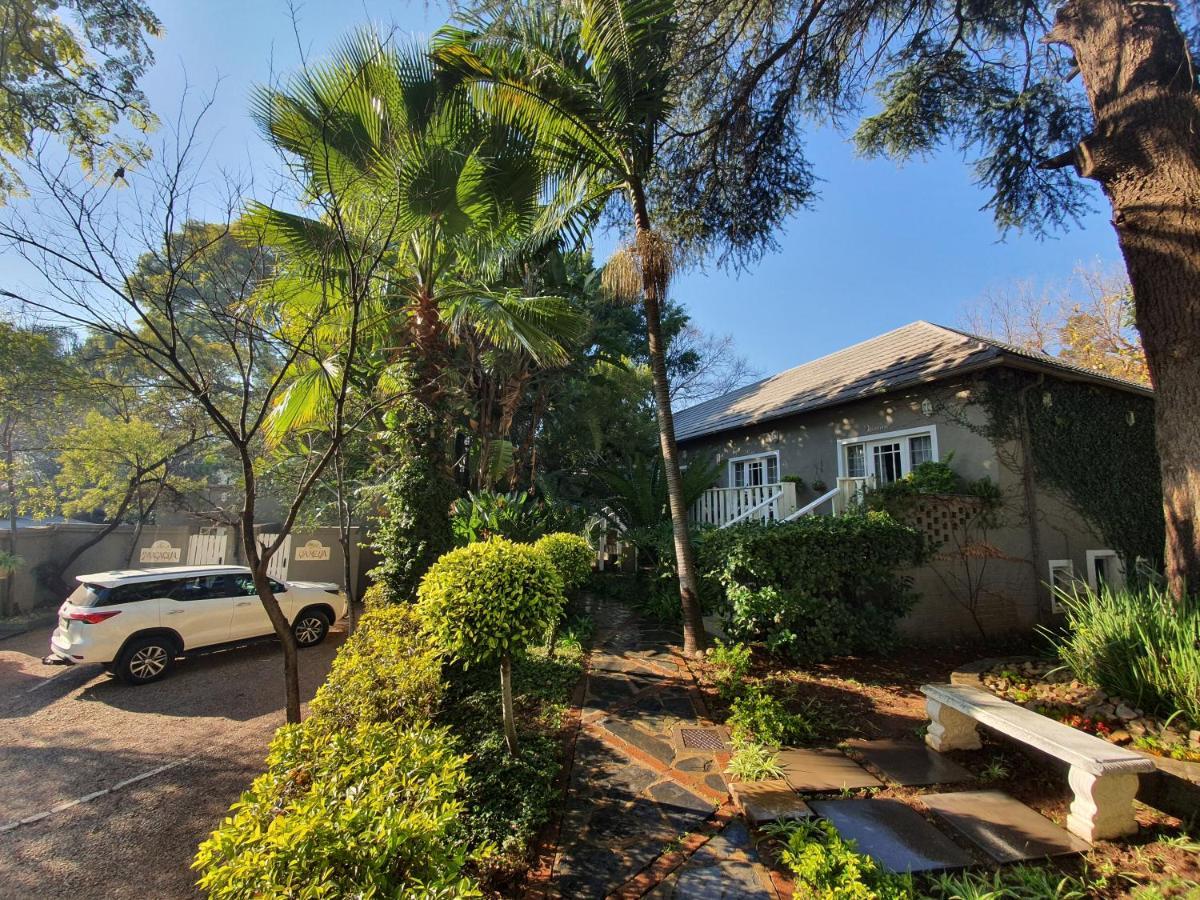Waterhouse Guest Lodge In Muckleneuk Pretoria-Noord Exterior foto