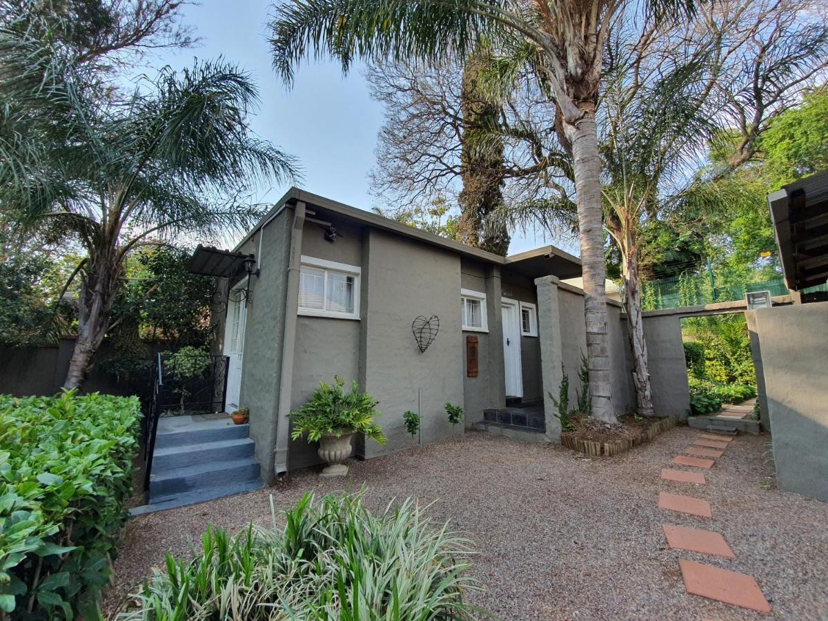 Waterhouse Guest Lodge In Muckleneuk Pretoria-Noord Exterior foto